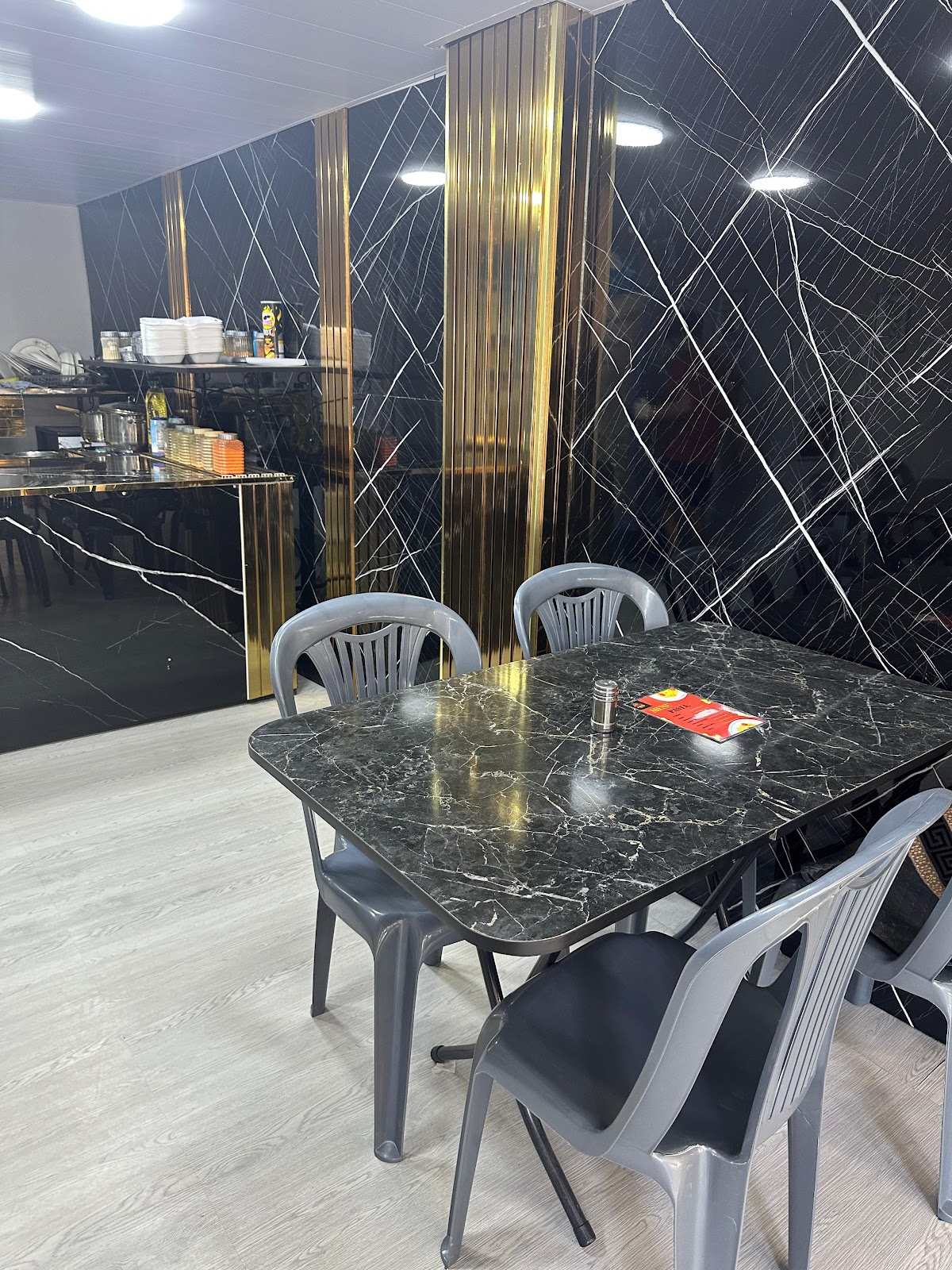 باستا و نص — photograph 2