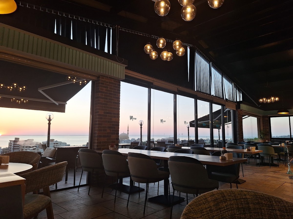 Moro Resto Cafe — photograph 4
