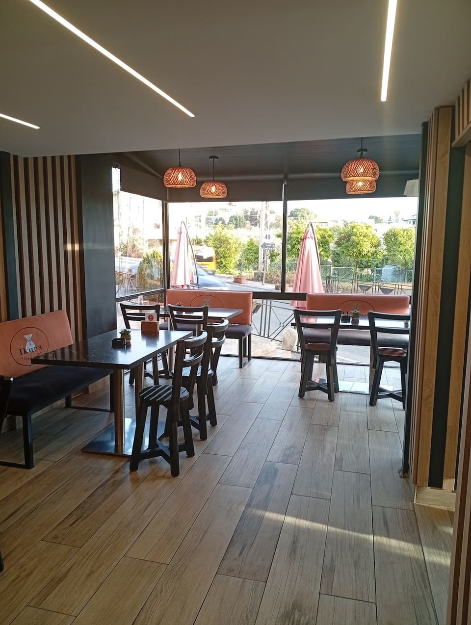 Ikura Sushi-kona