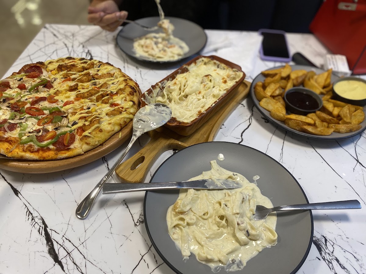 Yamanis pizza — photograph 5