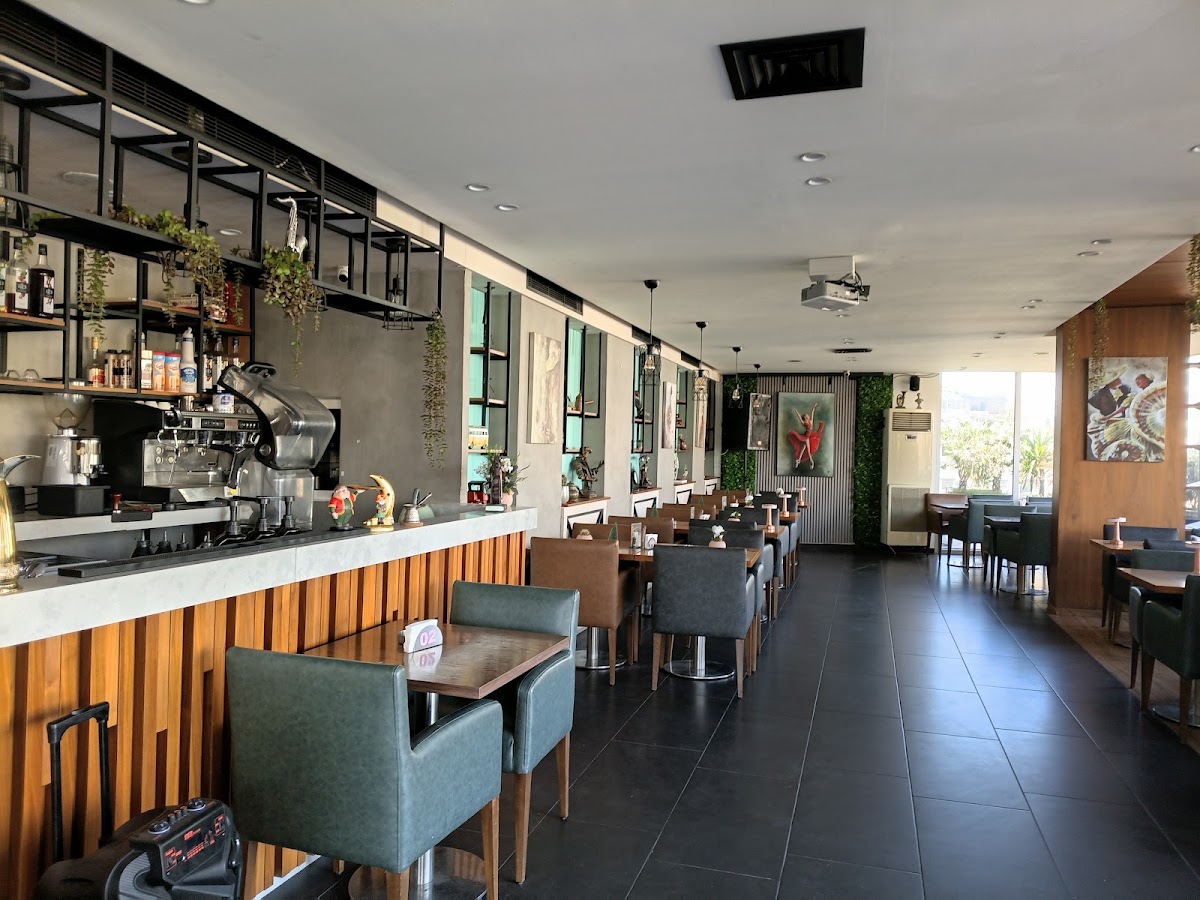 Sama Lounge Rooftop — photograph 3