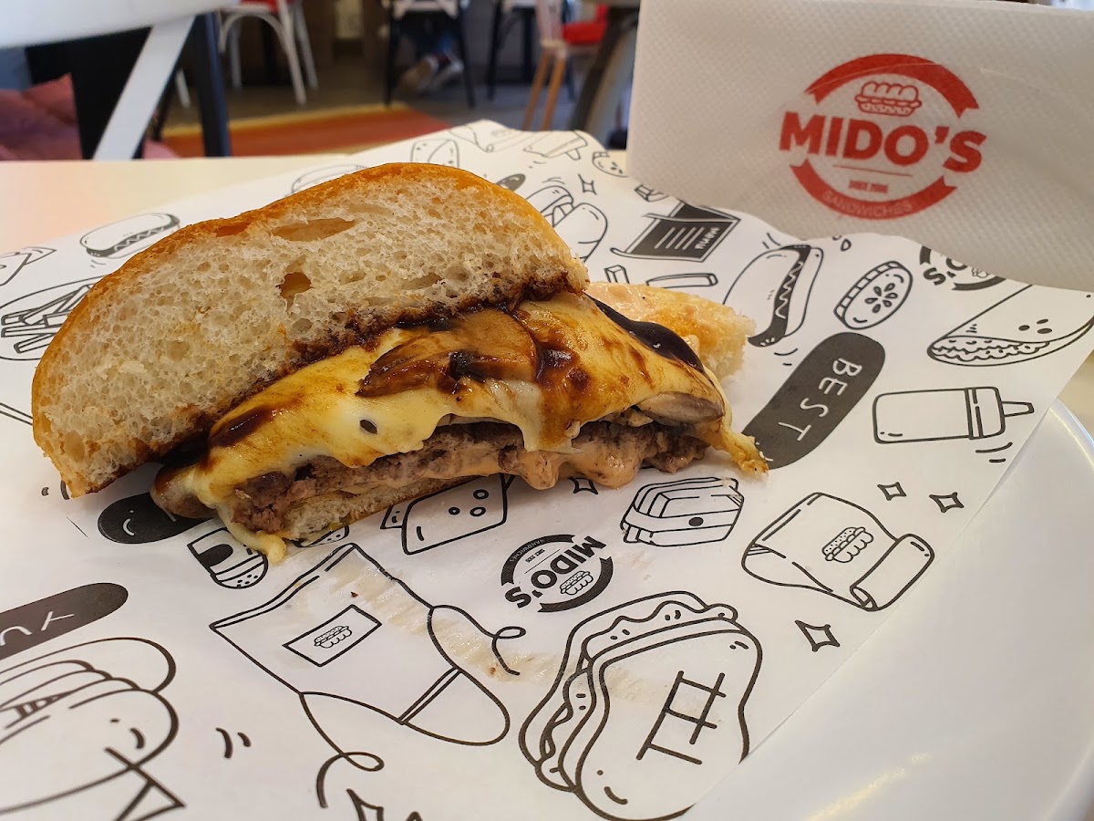 Mido's Sandwiches & Burgers - Saida — photograph 5