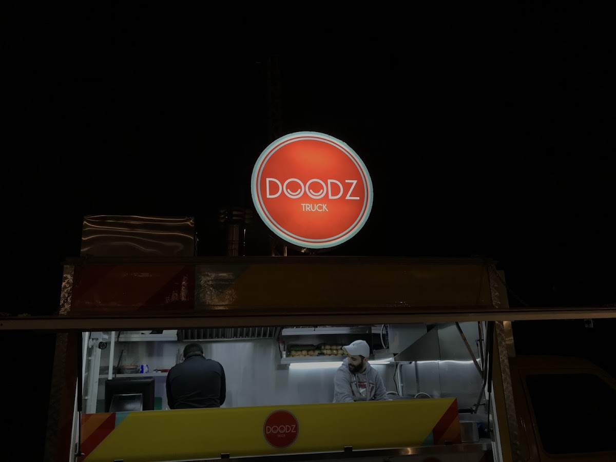 Doodz Truck — photograph 5