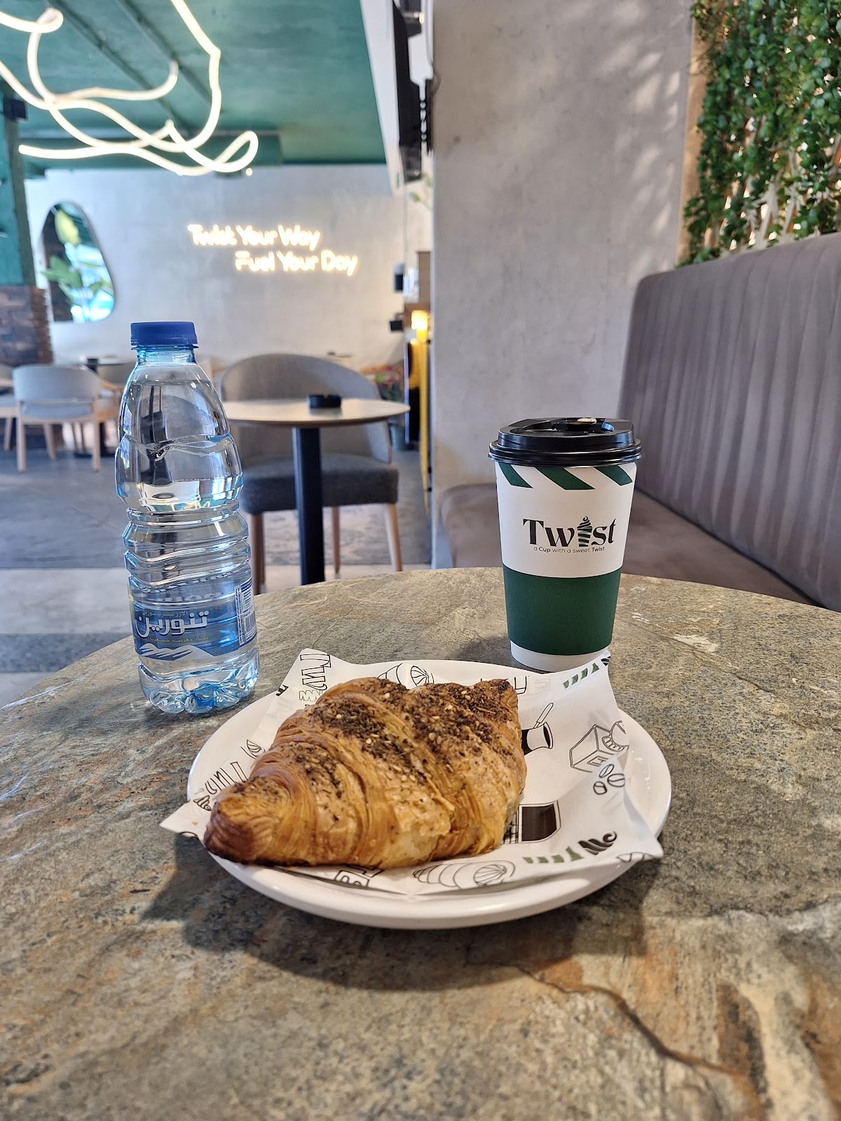 Twist Coffeeshop — photograph 2