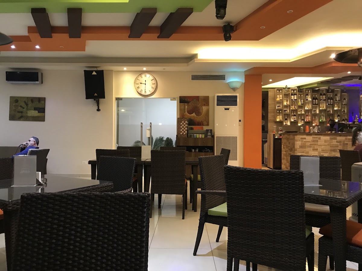 Le Ciel Café — photograph 3