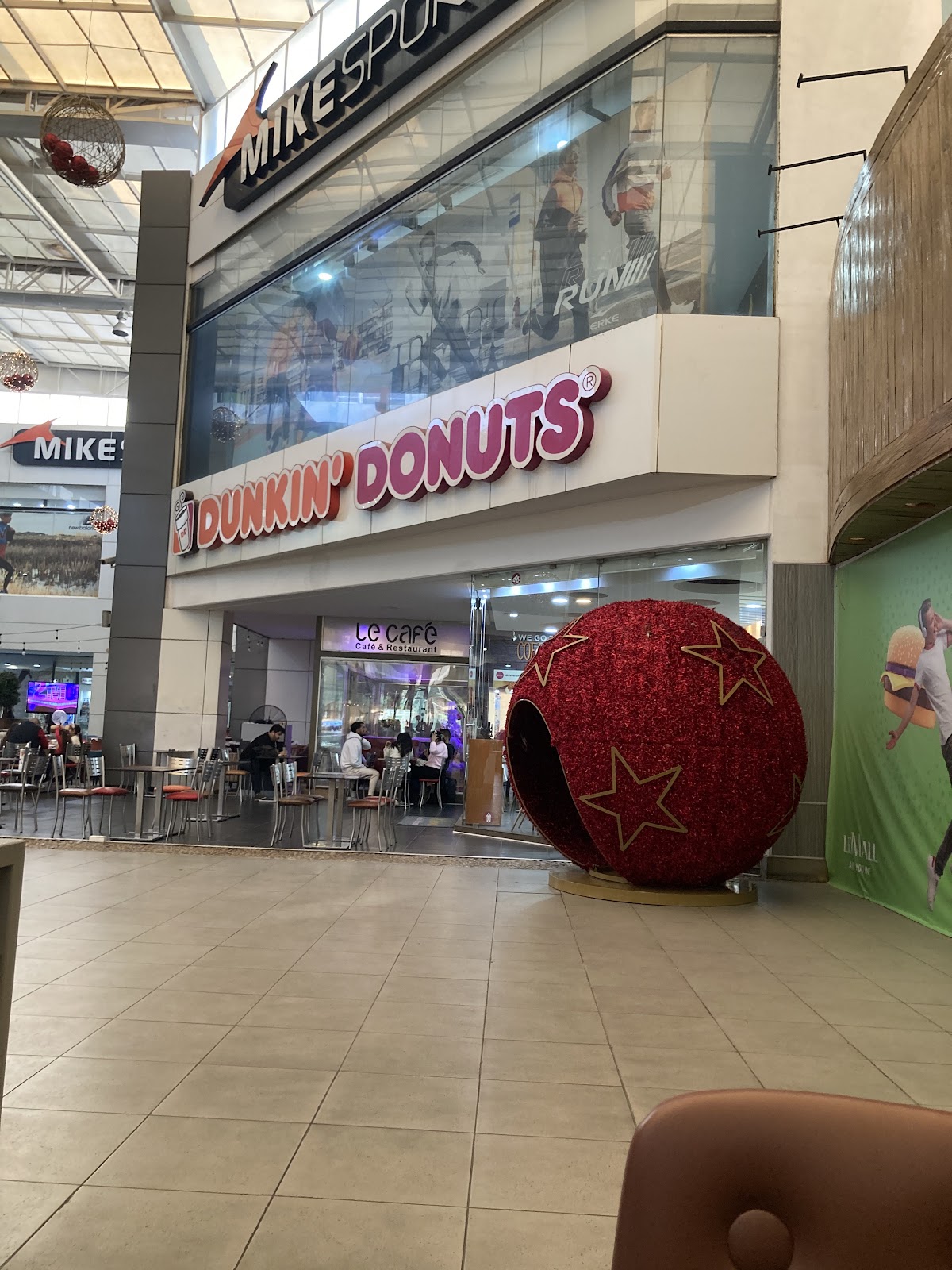 Dunkin' — photograph 4