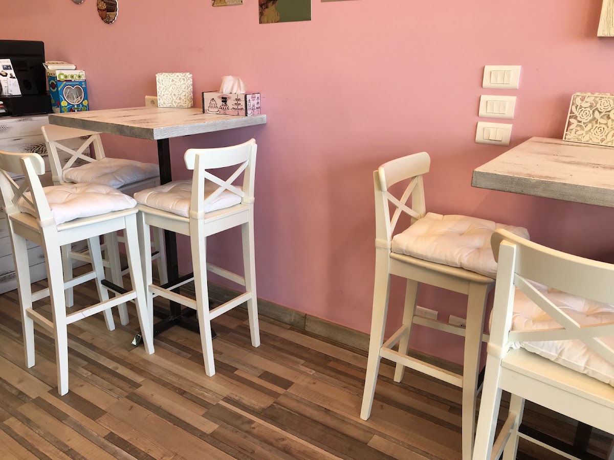 Ghia’s Cakery — photograph 4