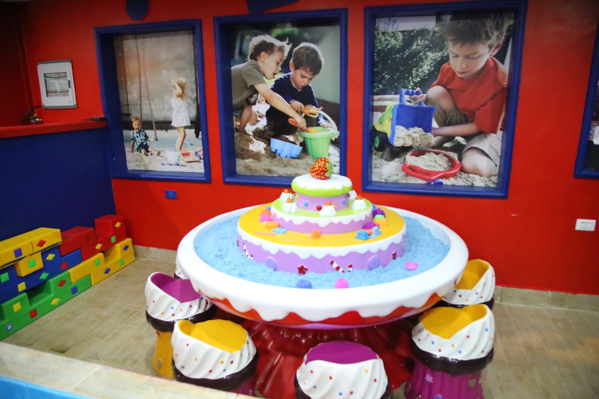 HUMPTY DUMPTY KIDS ZONE — photograph 5