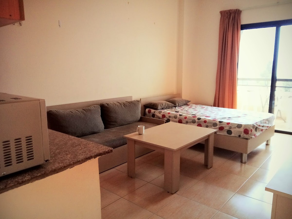 Boulos dorms — photograph 2