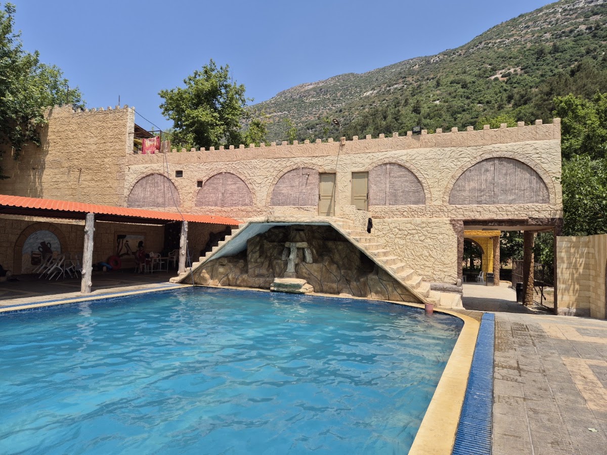 Mataam w Montazah Al Zahraa b Edaret Abou Eis — photograph 3