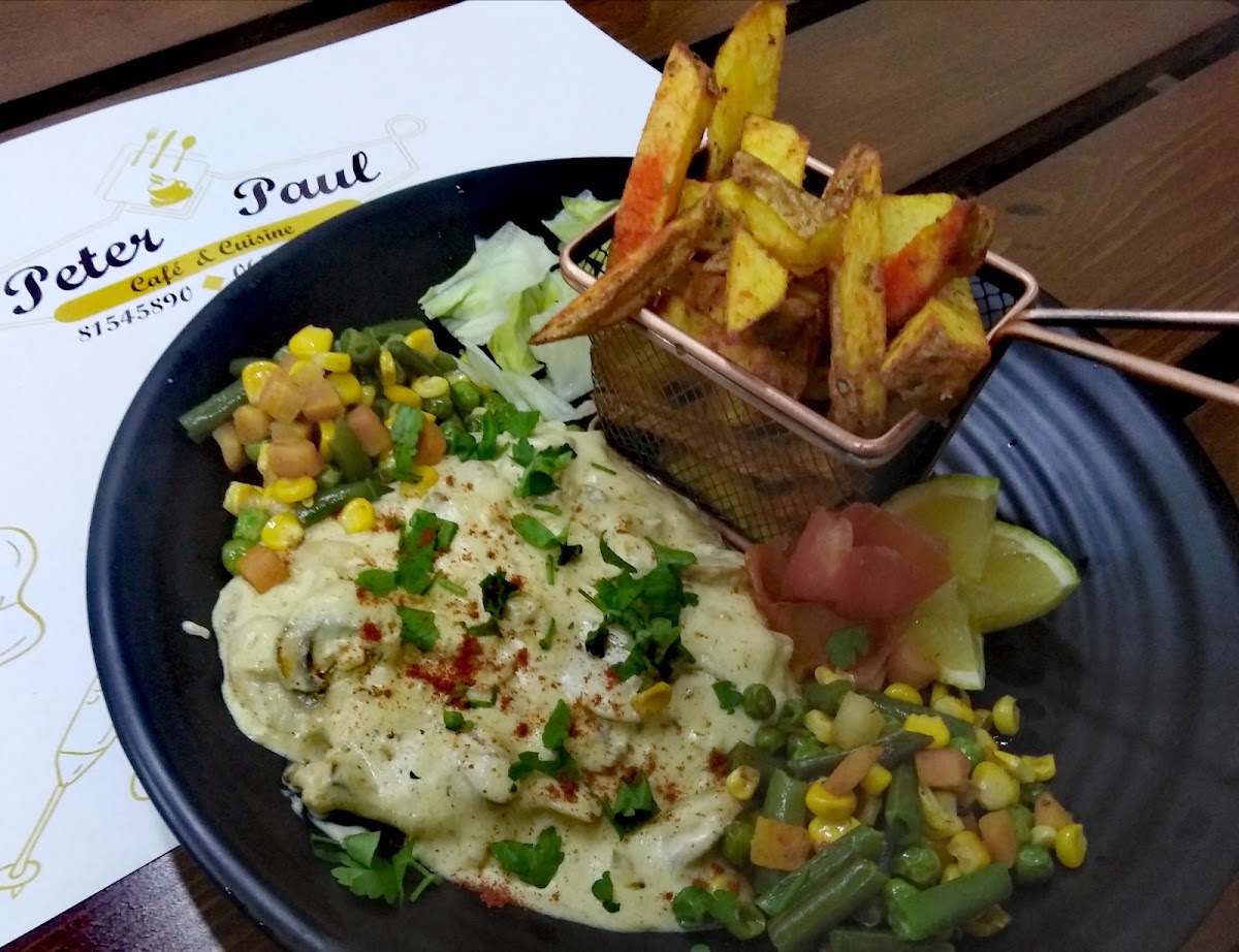 Peter Paul Cafe & Cuisine — photograph 2