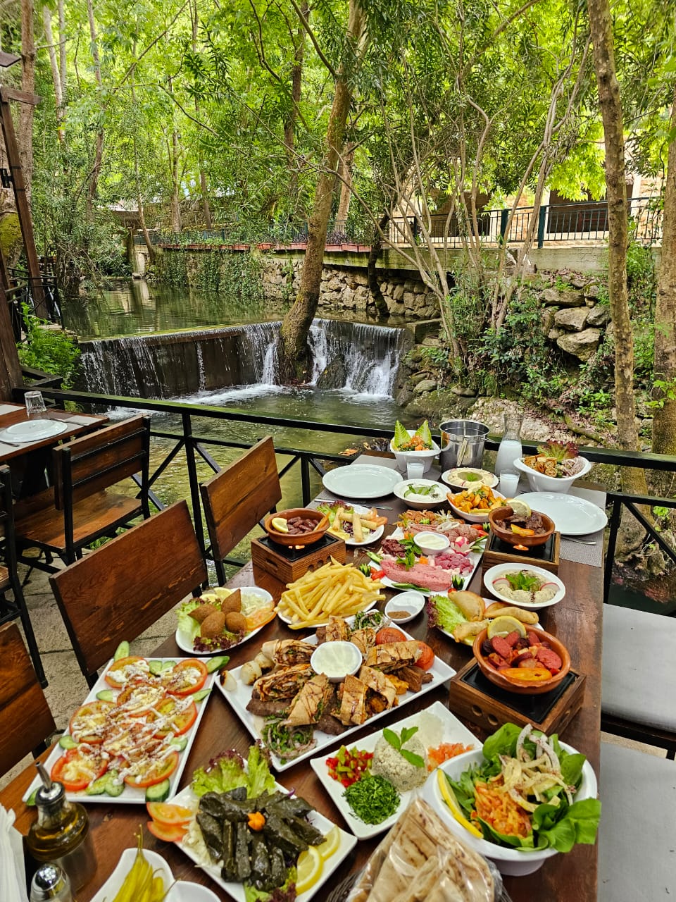 Al Tahouneh Restaurant — photograph 5