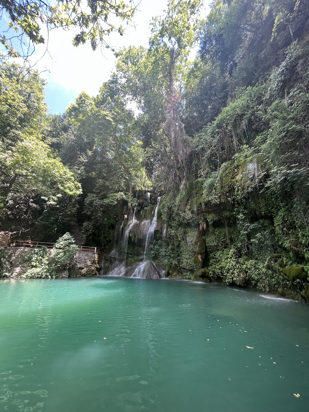 Nahr el Hammam Waterfalls — photograph 3