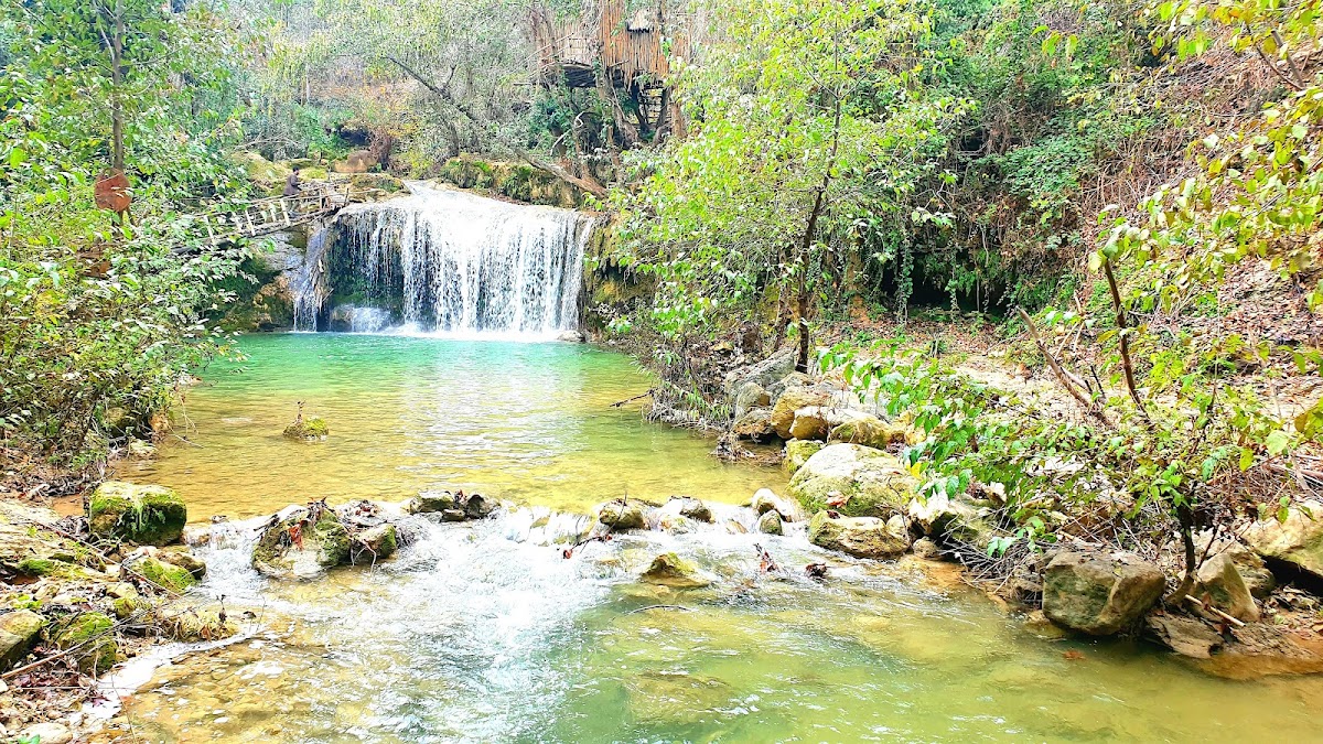 Nahr Al Jahliyeh Mataam w Muntazah Al Jisr — photograph 2