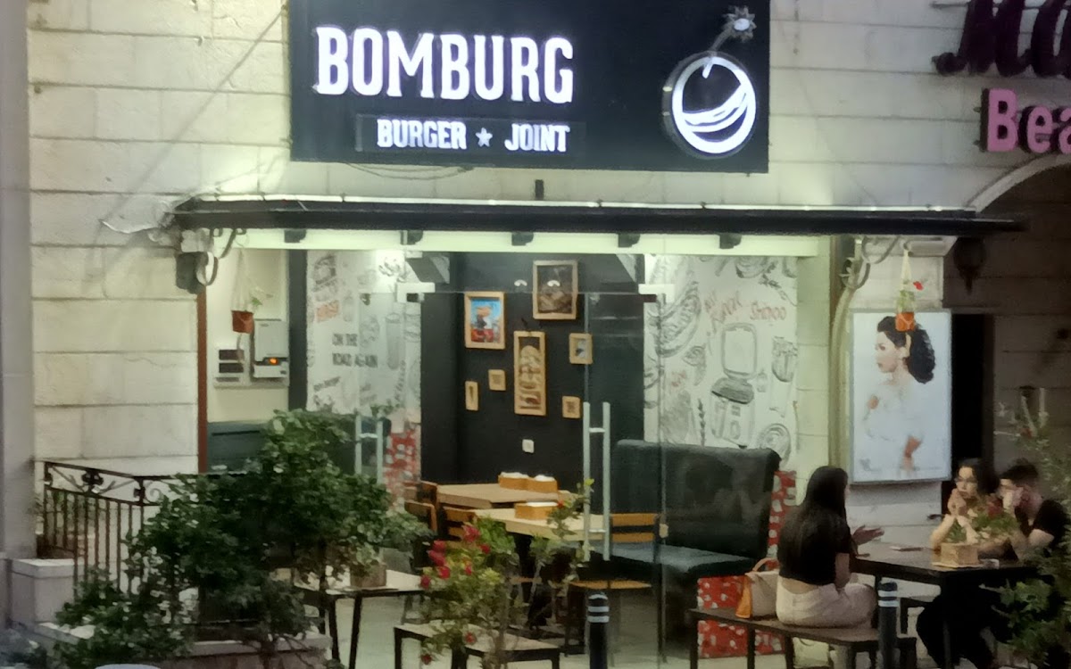 BomBurg — photograph 3
