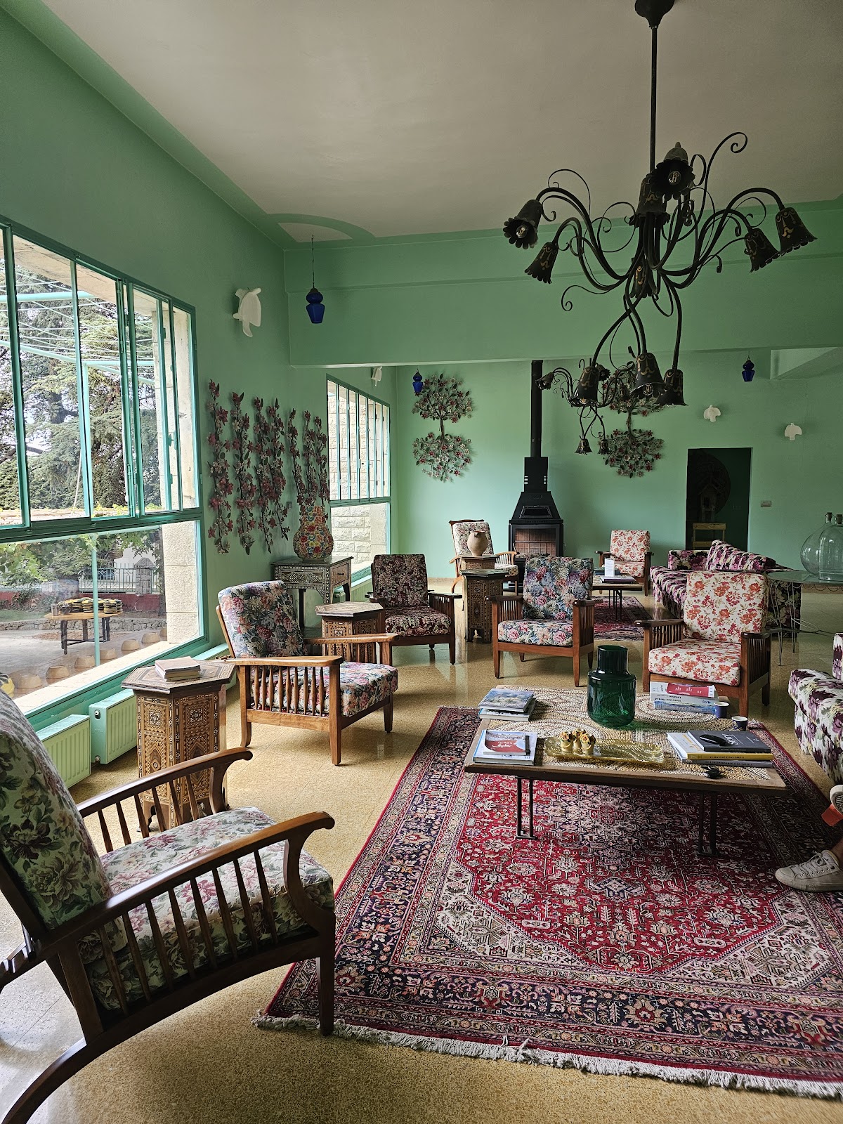 Em Boutros Le Restaurant — photograph 4