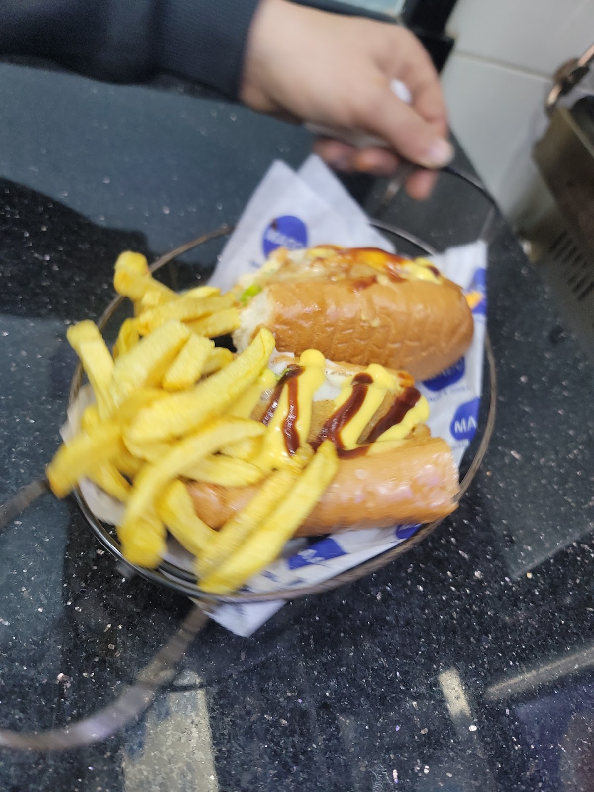 MADO snack&grill — photograph 2