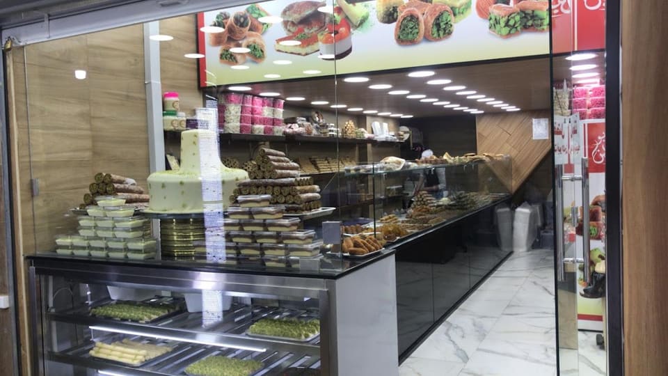حلويات أبو اللبن القديم