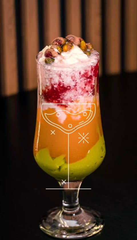 Azzam Cocktail w Cafe — photograph 2