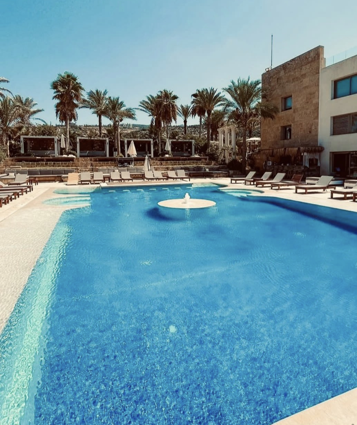 Chateau Cabana Resort — photograph 4