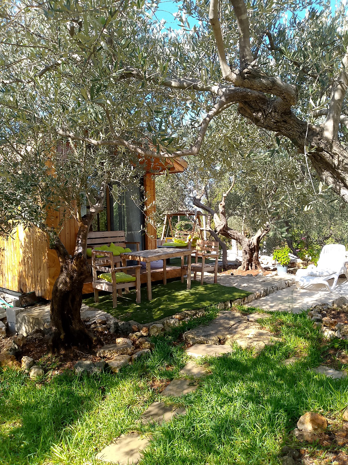 Shrubbery_lodge — photograph 6