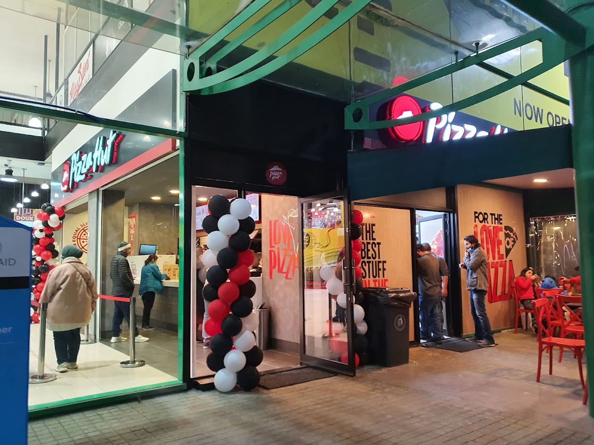 Pizza Hut Jnah — photograph 6