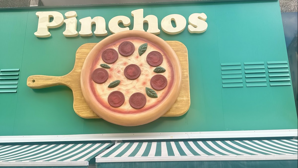 Pinchos pizza — photograph 2