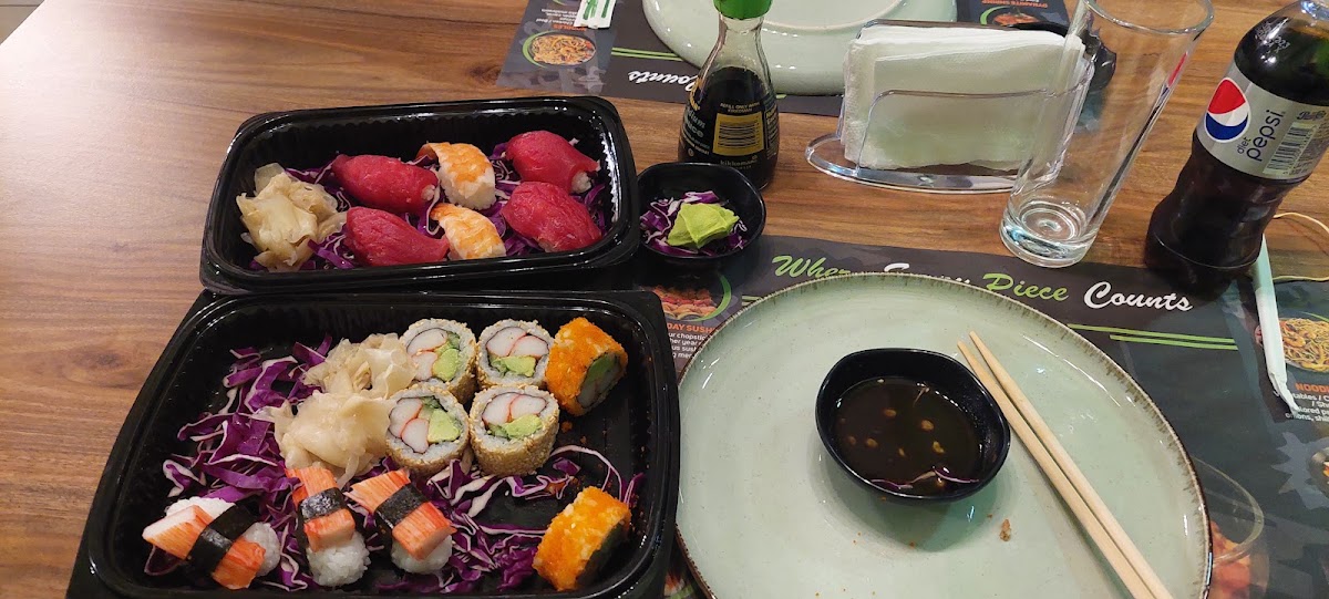 KYOTO SUSHI - BTOURATIJ — photograph 5