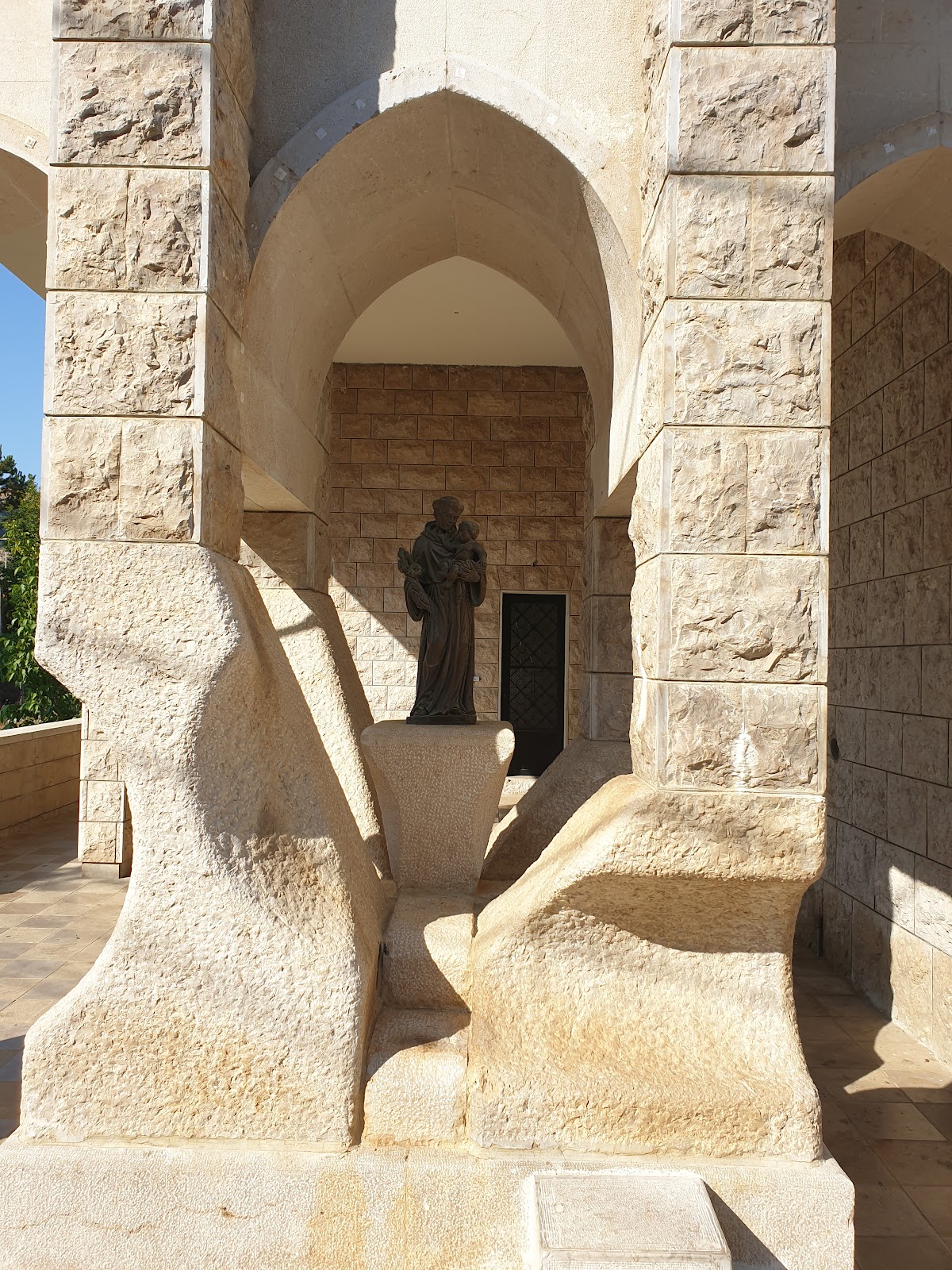 Church St Antoine de Padoue - Mayrouba — photograph 2