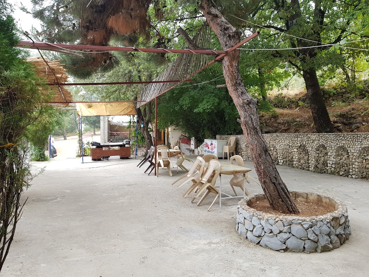 Mataam w Cafe Al Kroum — photograph 2