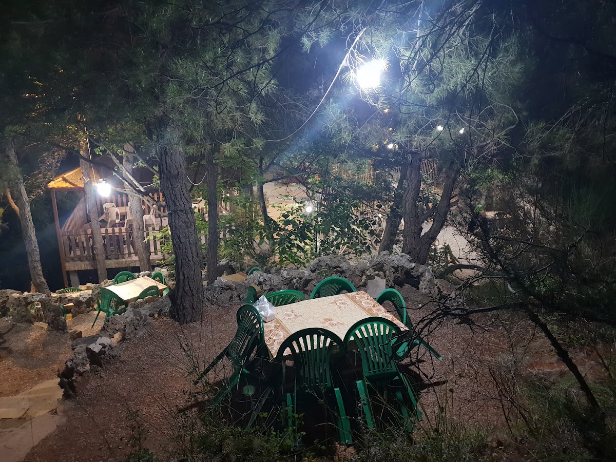 Mataam w Cafe Al Kroum — photograph 4