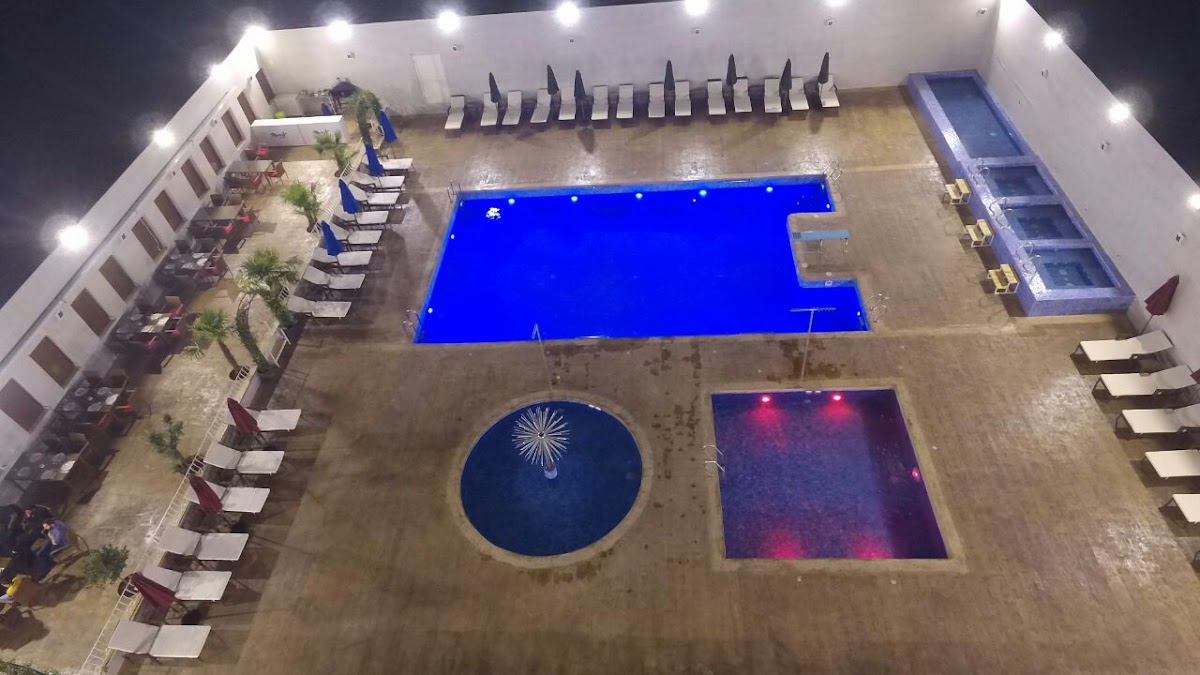 Sarahs club and resorte — photograph 2