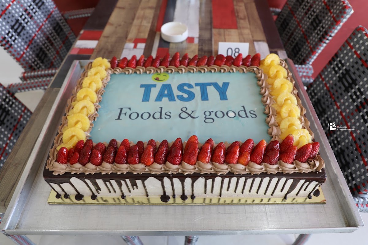Tasty foods and goods — photograph 2