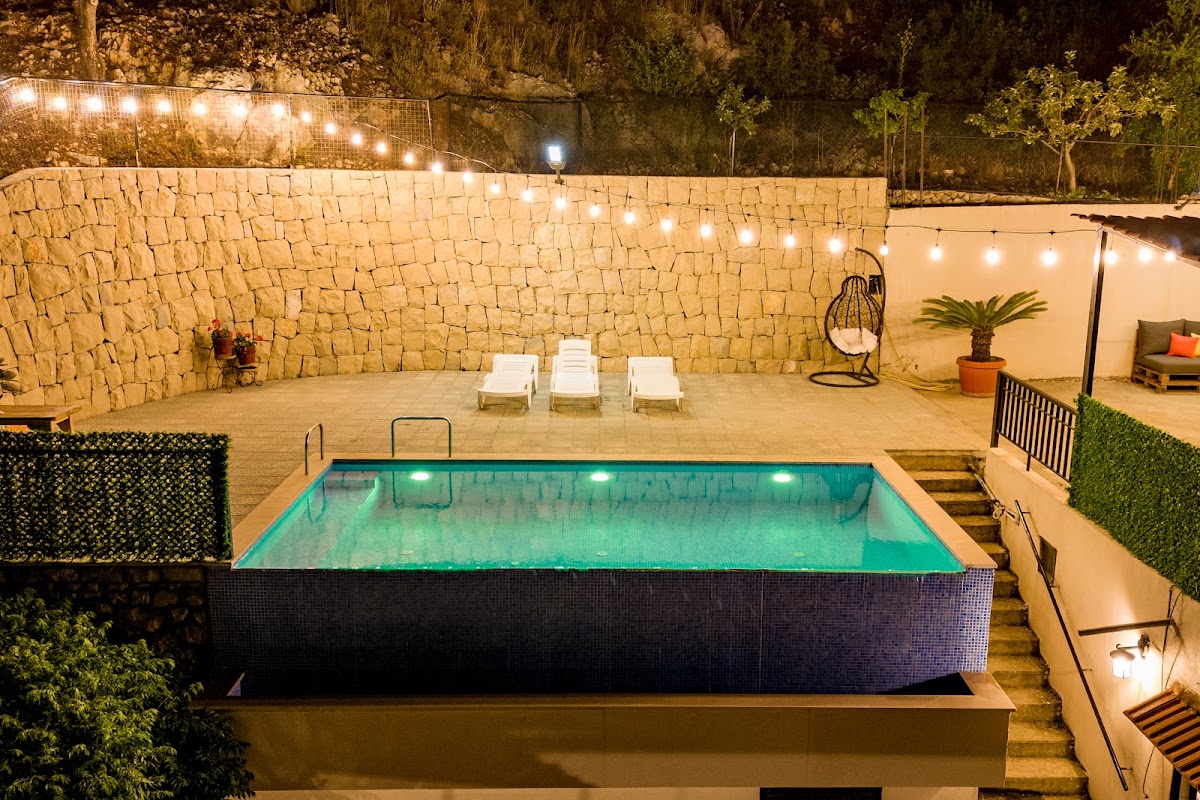 Theo's guest house — photograph 2